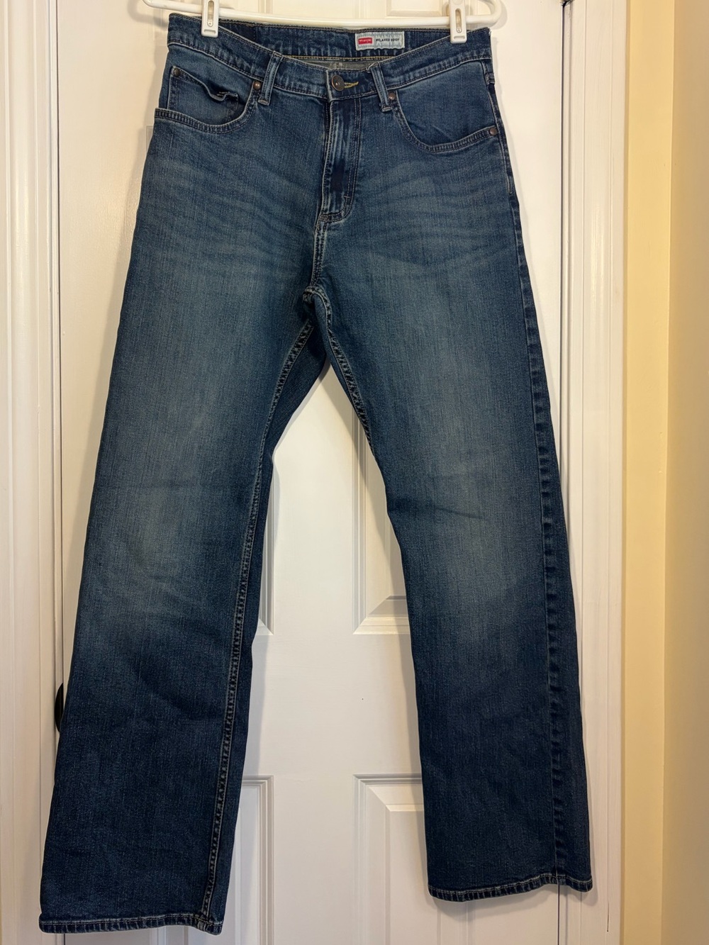 Wrangler Relaxed Boot Jeans | Men’s 30x30 | Medium Wash Stretch Denim